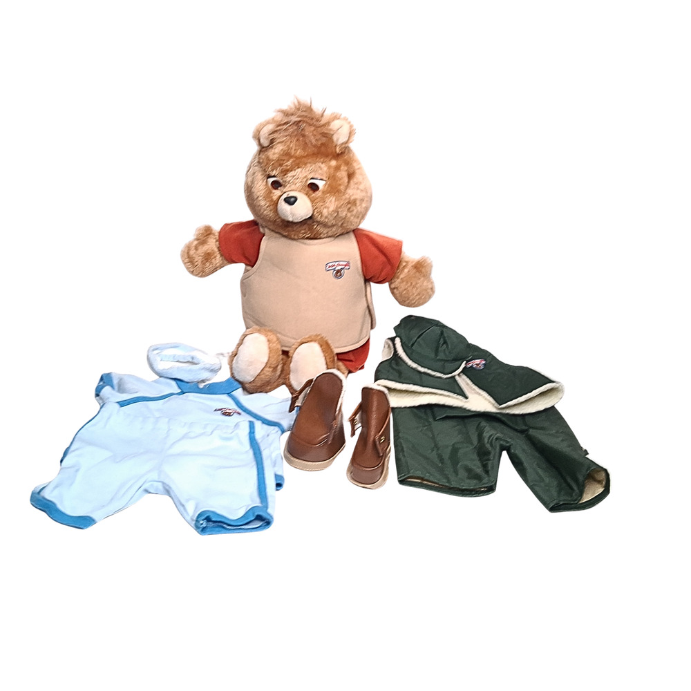1985 Vintage Teddy Ruxpin Doll w/ Outfits Worlds Of Wonder Talking Bear Plush